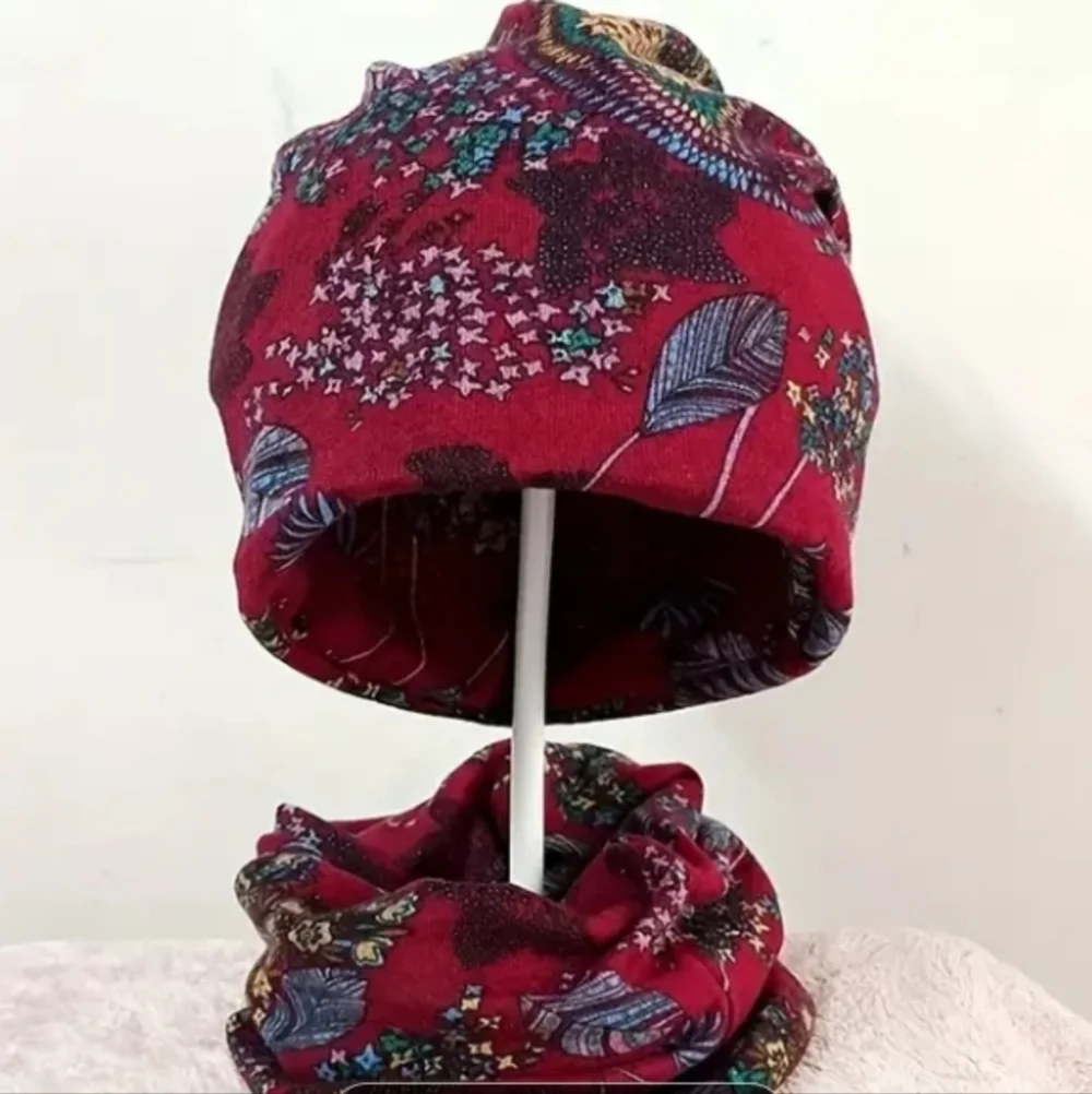 > New One Floral Patterned Beanie